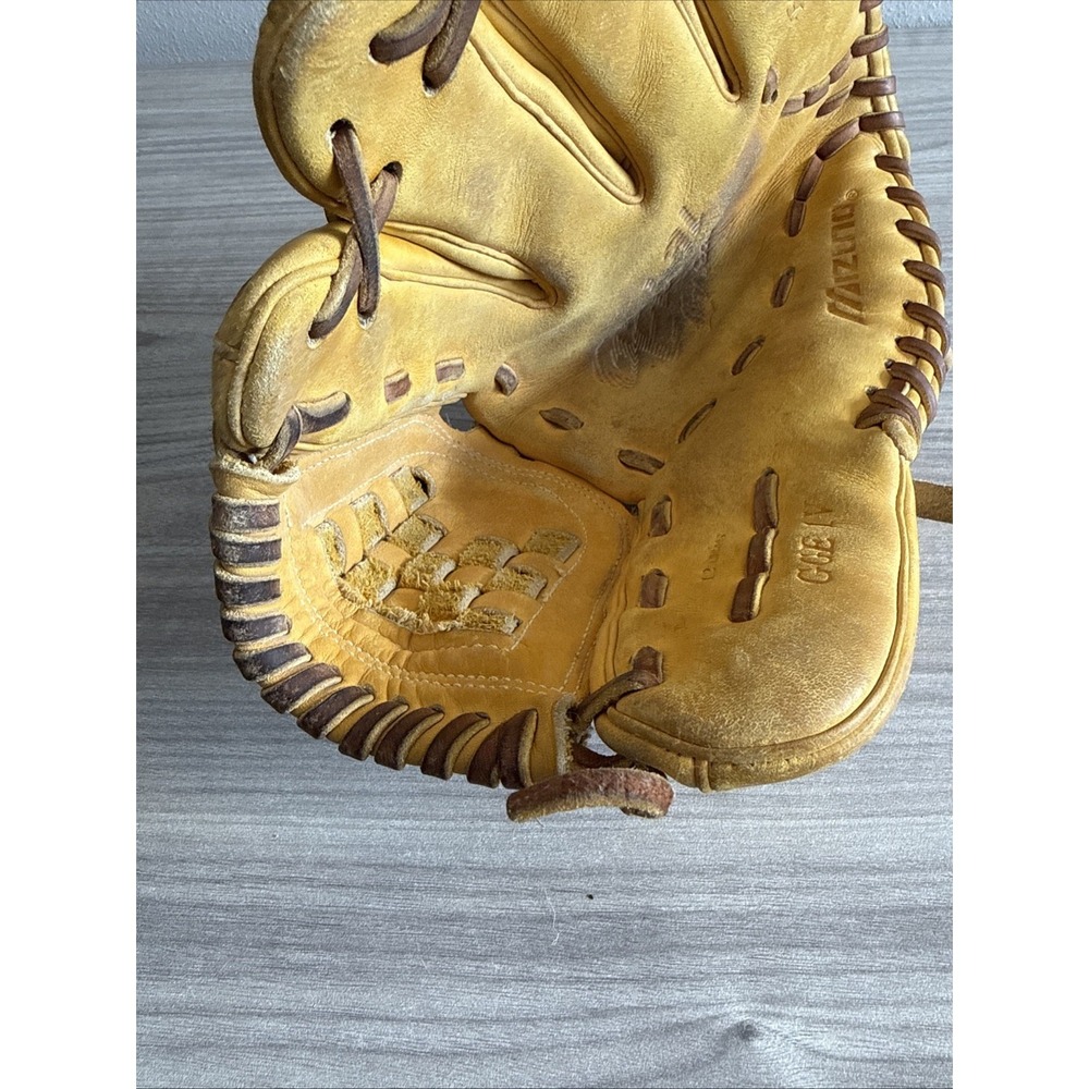 Mizuno Global Elite VOP Series GGE1V Pitcher/Infield Baseball Glove 12 Inch RHT - Picture 6 of 11